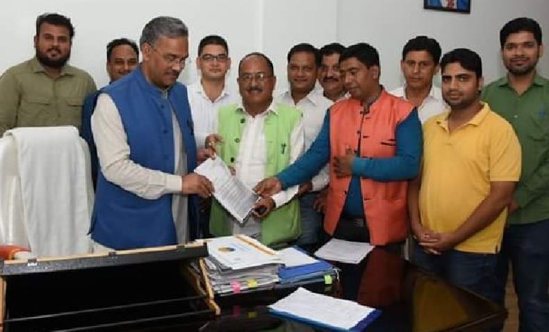 विधायक के नेतृत्व में सीएम से मिले पर्यटन कारोबारी