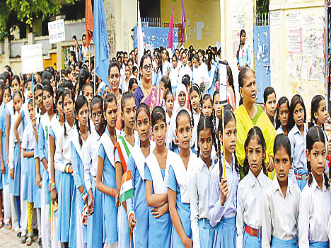 The streets of the city, inhabited by rallies of schools