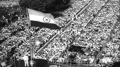 Thousands of people who reached Atal ji's last ride Gandhi's funeral, two million people