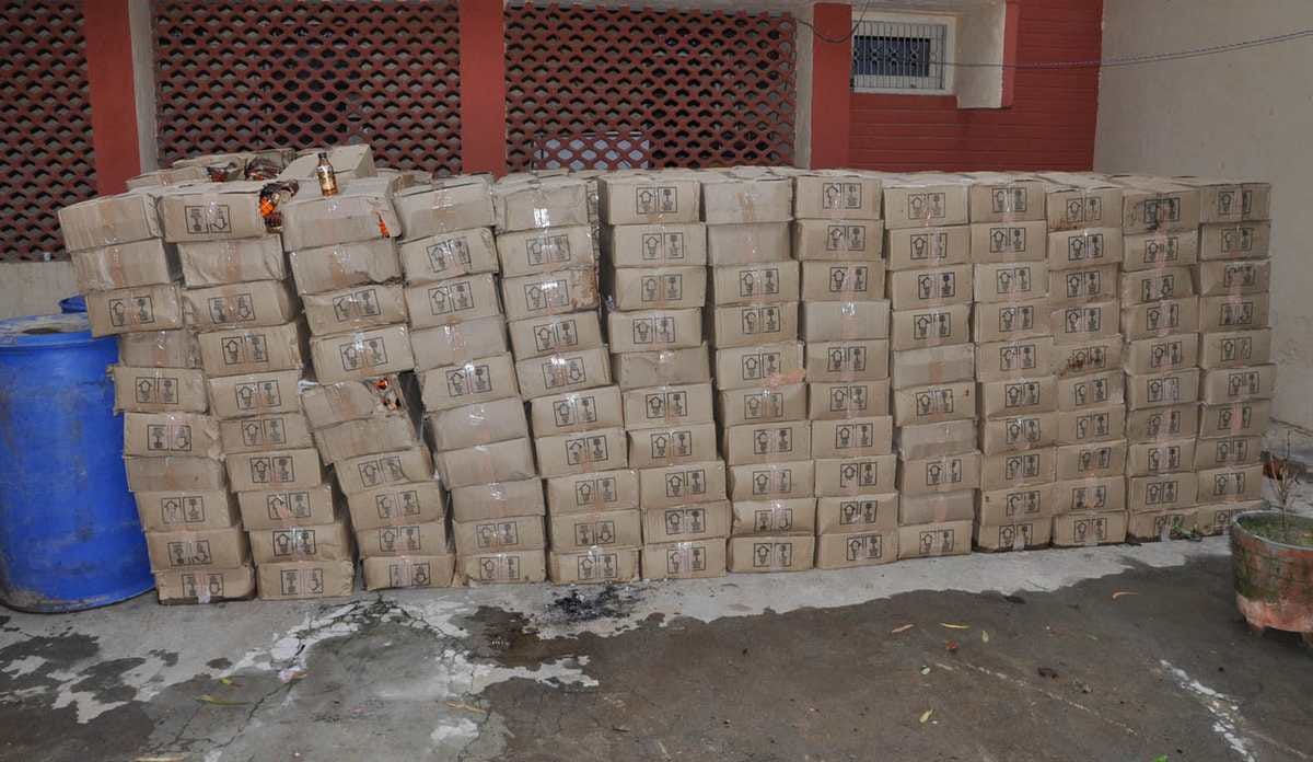 Police recovered liquor more than one crore rupees in purvanchal