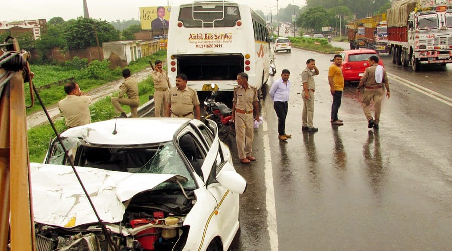 Road accident in muzaffarnagar, three killed