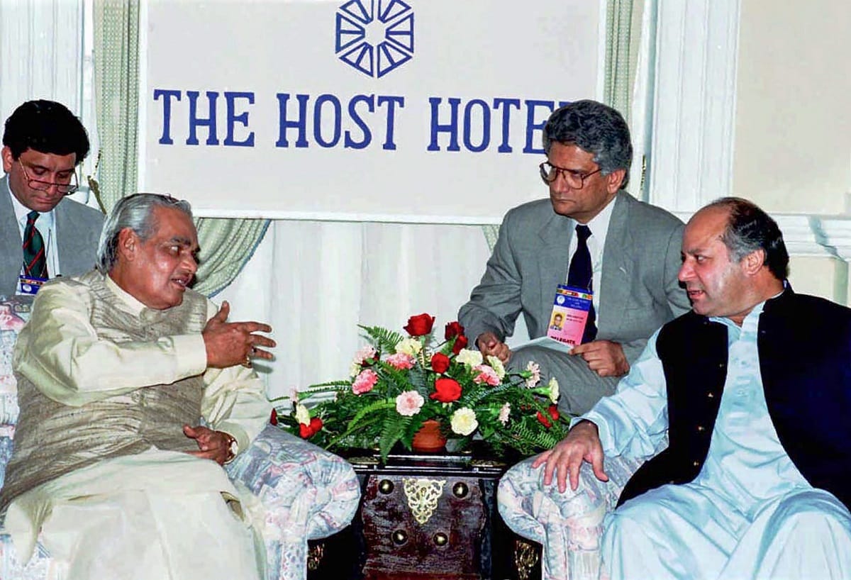 Pakistan Prime Minister Nawaz Sharif narrated poem of Atal Bihari Vajpayee in Pakistan