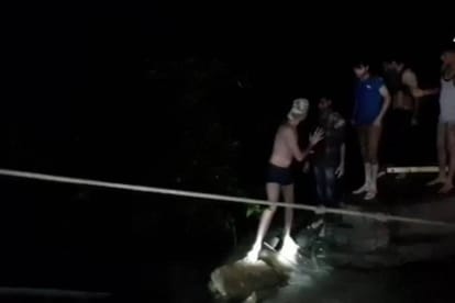 5 brave men rescued 40 lives when police n army men were afraid of heavy water