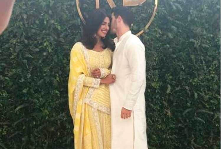 first picture of priyanka chopra and nick jonas engagement ceremony