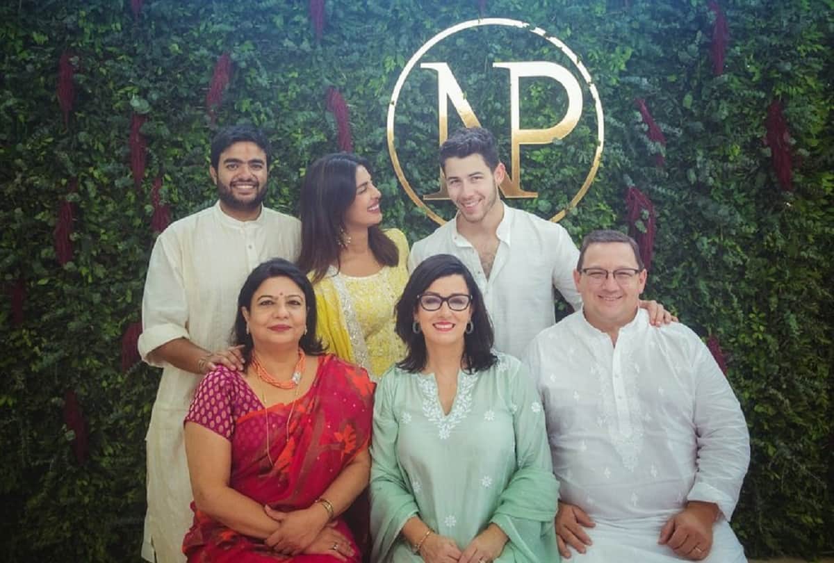 priynaka chopra and nick jonas engagement all photos