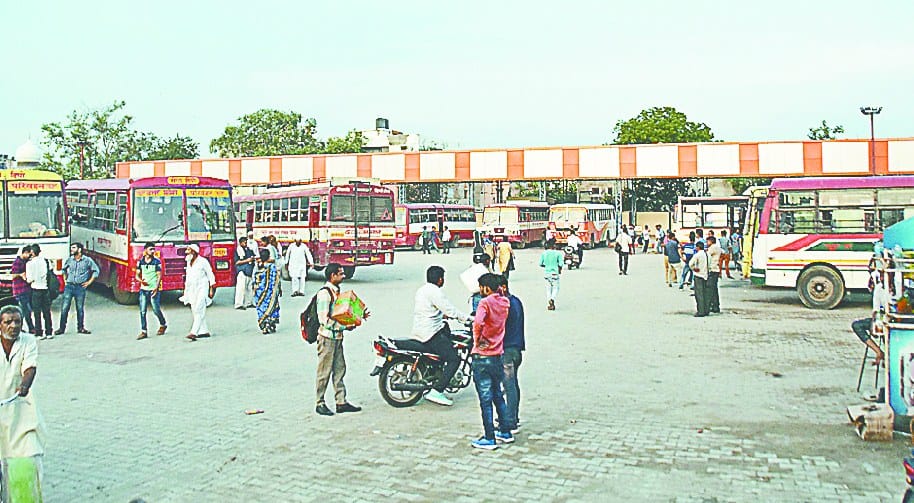 bus adda bankar taiyaar , lokaarpan ka intjaar