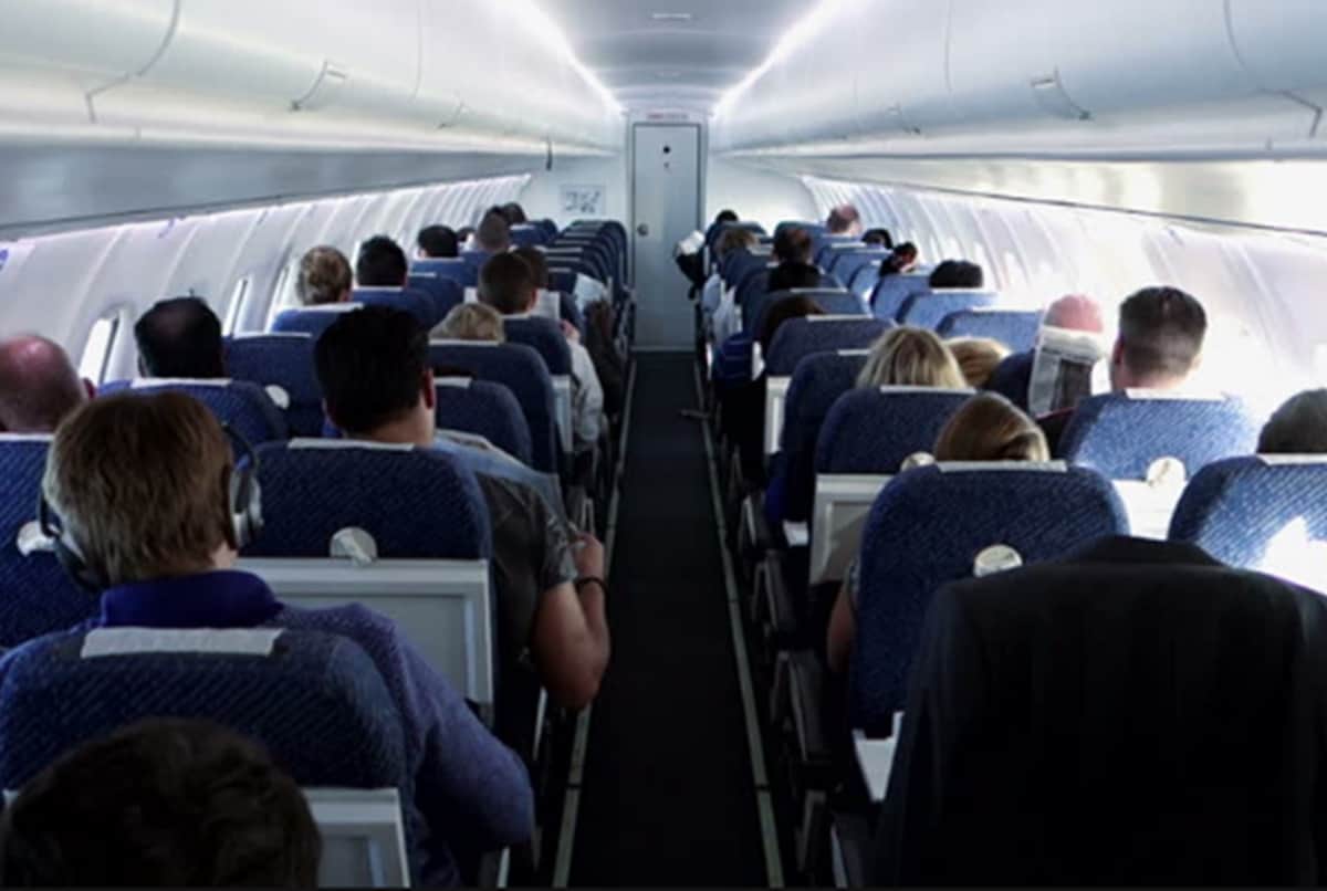 Why pilots and co pilots can never eat the same meal in Airplane