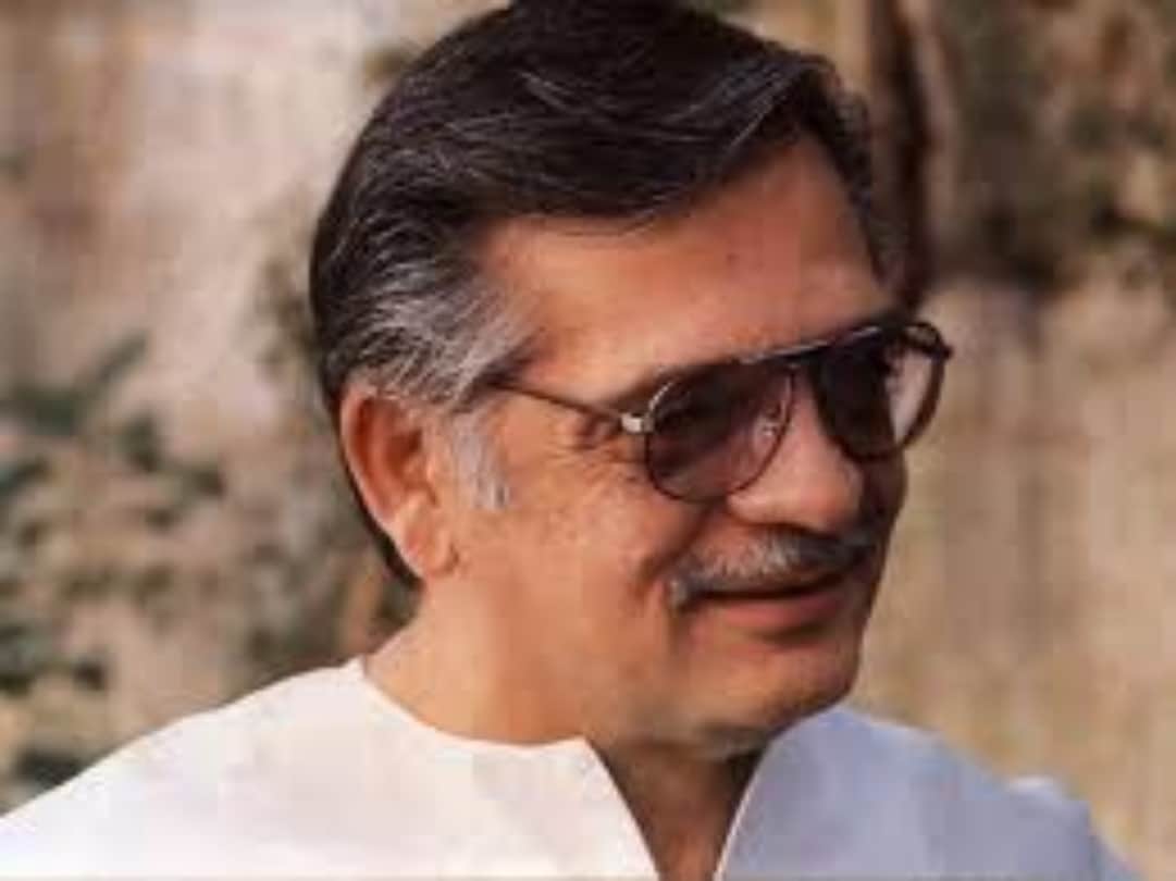 Lines by Gulzar that beautifully capture the depth of pain, love and life