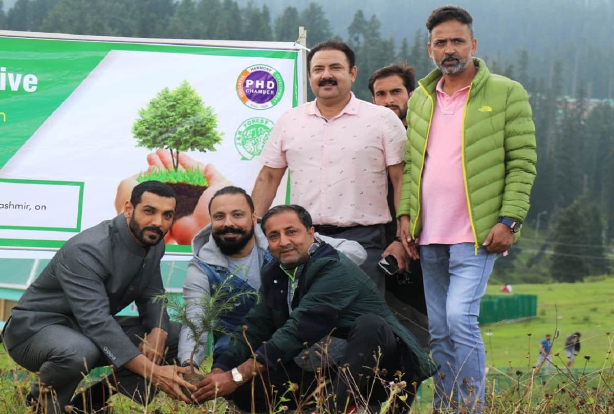 Our responsibility is to promote Kashmir in a positive way says john abraham