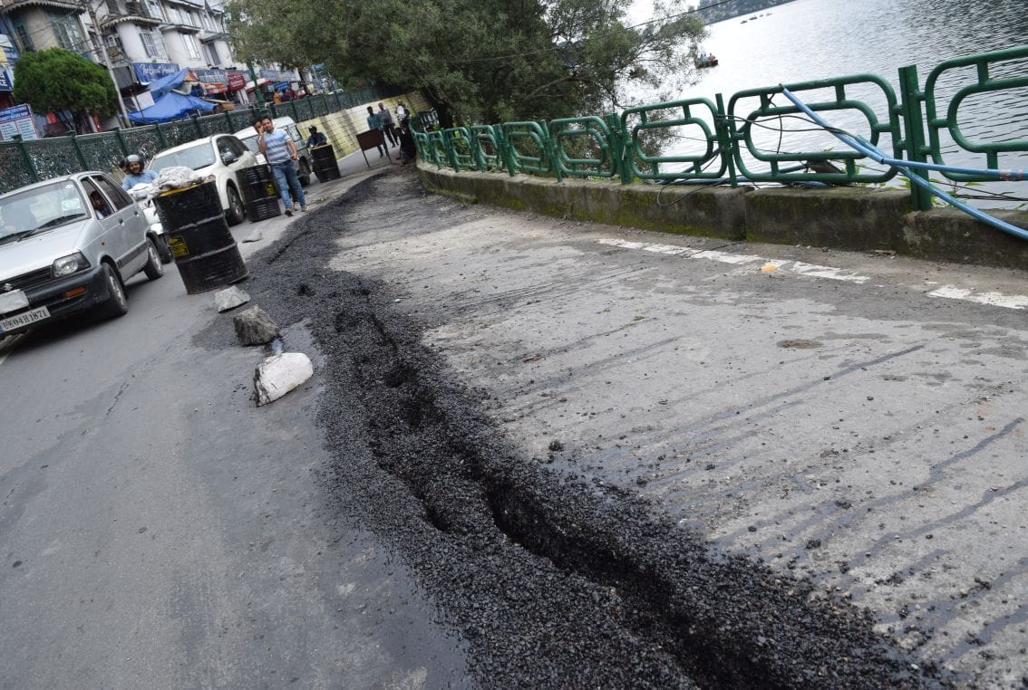 nainital mall road collapse in naini lake