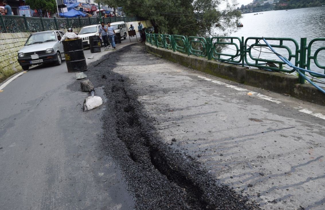 nainital mall road collapse in naini lake