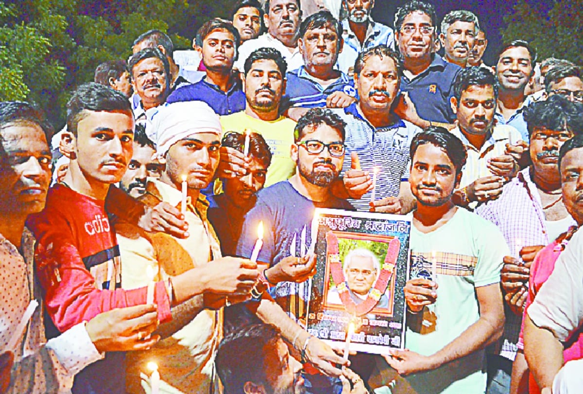 people Paid tribute to Atal ji on social media in west Up