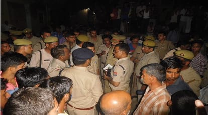 Meerut, Six people were cut by sharp weapons in Jangethi village, many injured