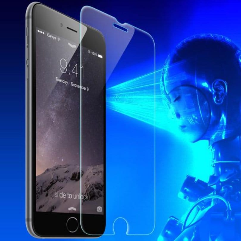 blue light of smartphone is dangerous, can damage eye sight