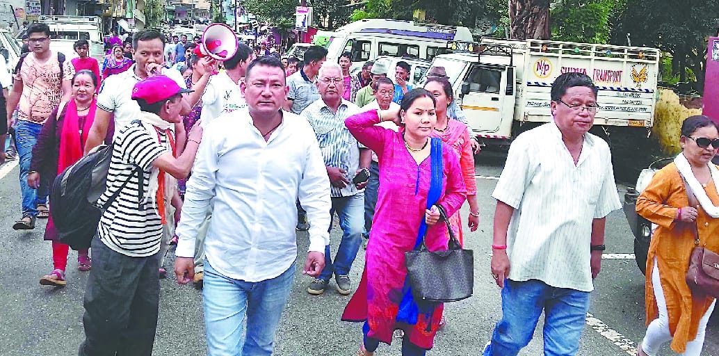 Movement on pedestrians is restricted, how come people