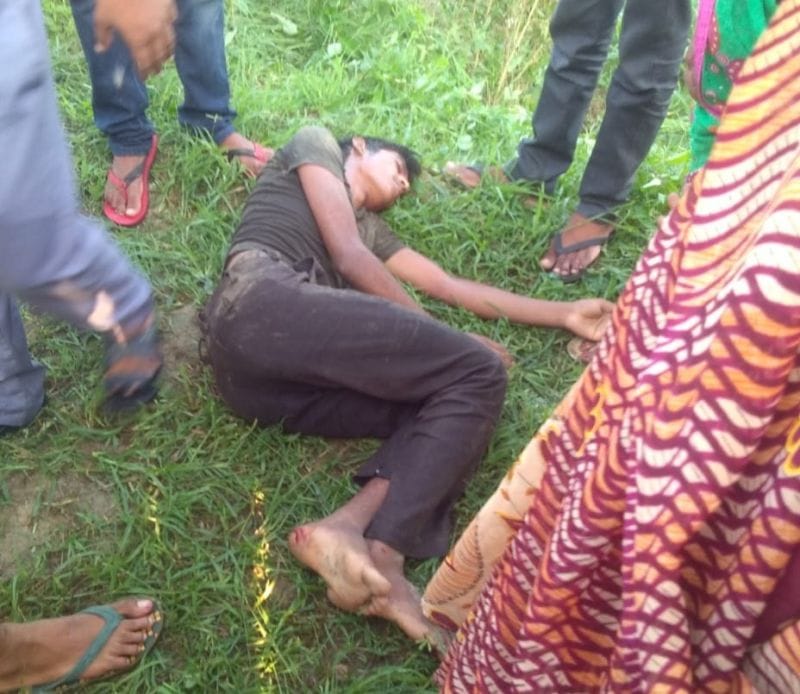 छात्र को रौंद खेत में पलटी स्कूल वैन, मची चीख पुकार