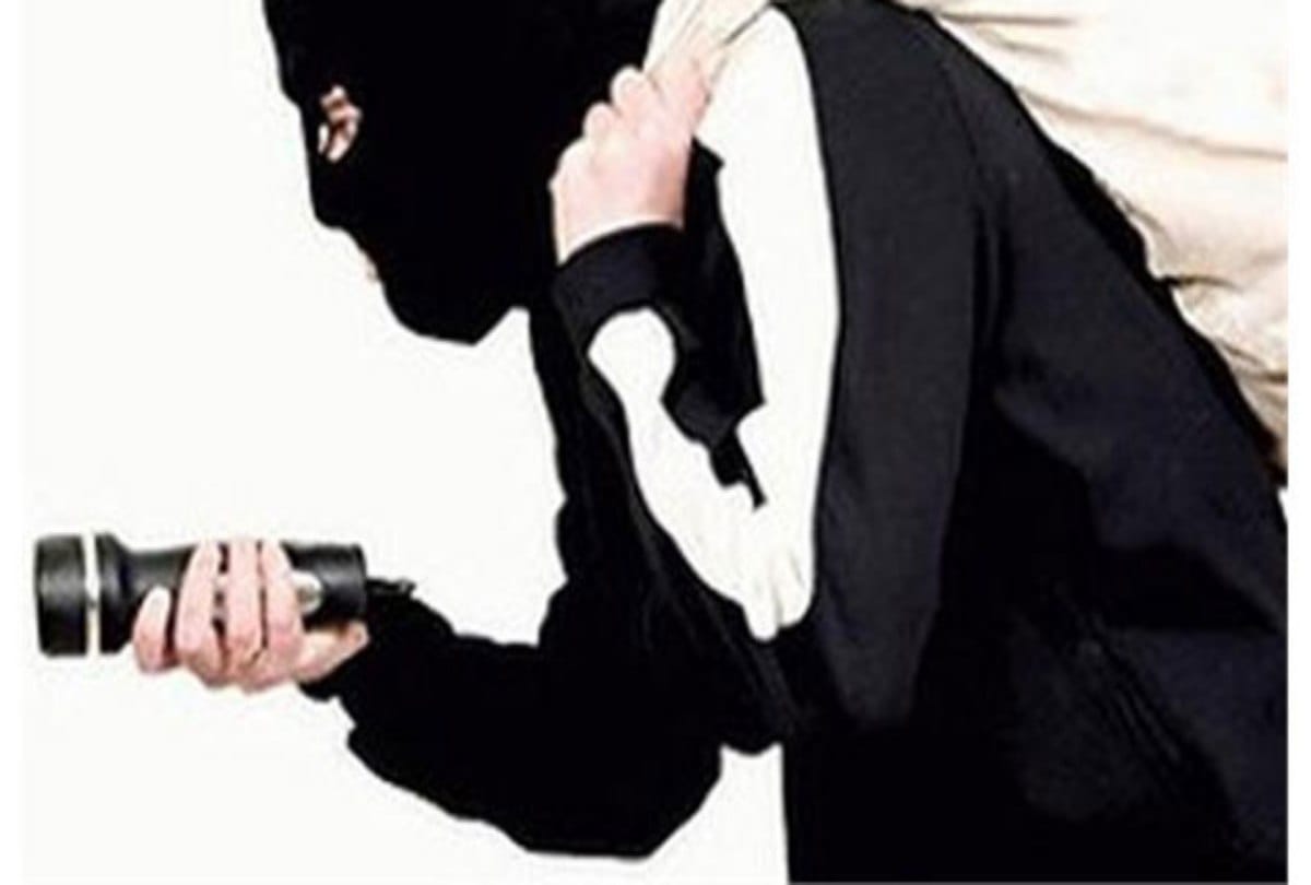 Thief entered bank after Breaking the grill in Ludhiana