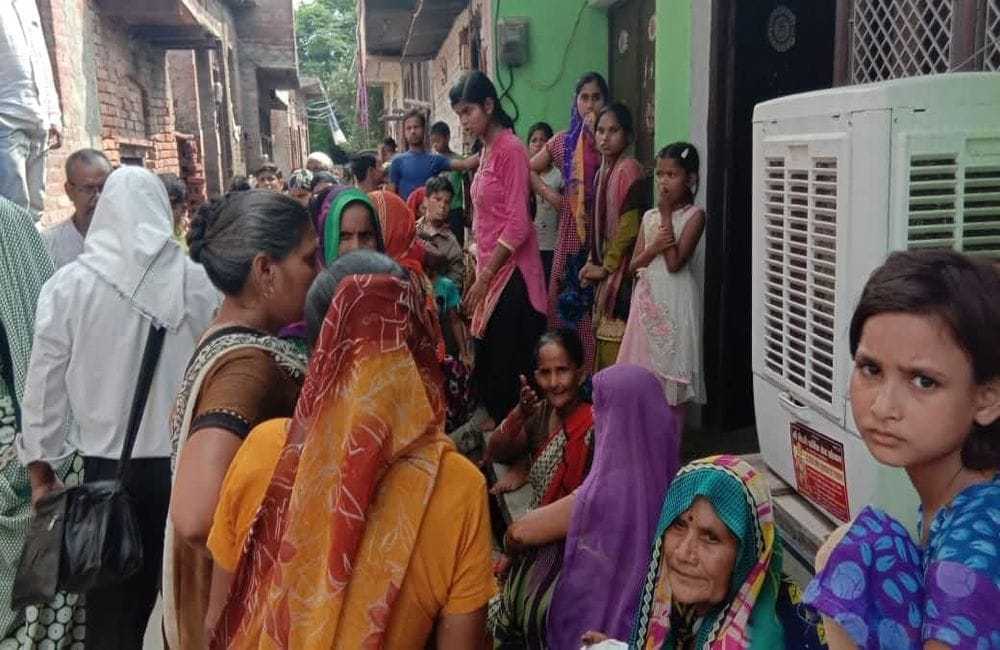 woman self immolation with her two children in firozabad