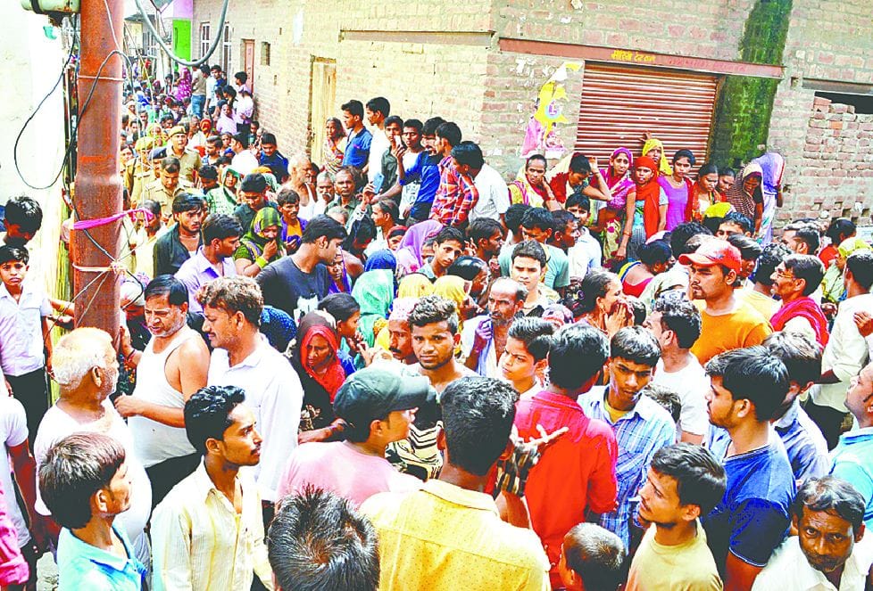 woman self immolation with her two children in firozabad