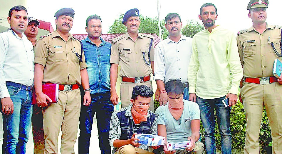 SOG caught two youth with 17 activated SIM