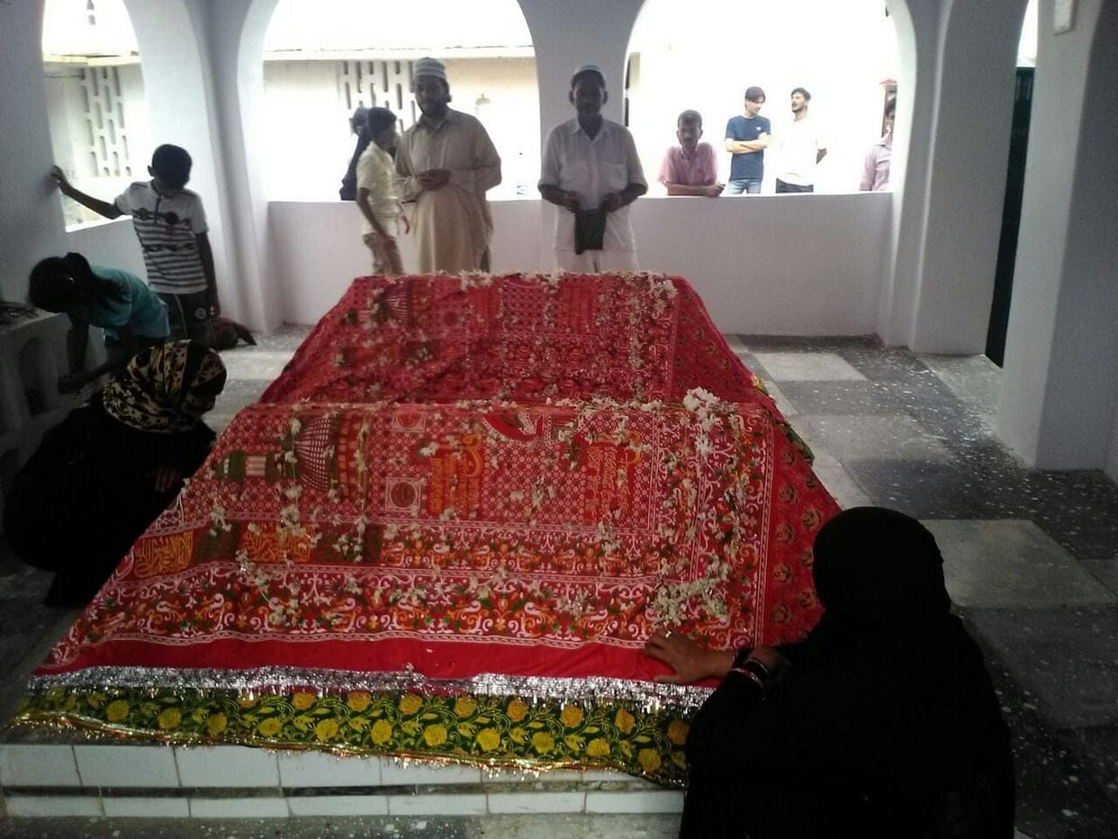 मीराबाबा की मजार पर अकीदतमंदों ने चढ़ाई चादर