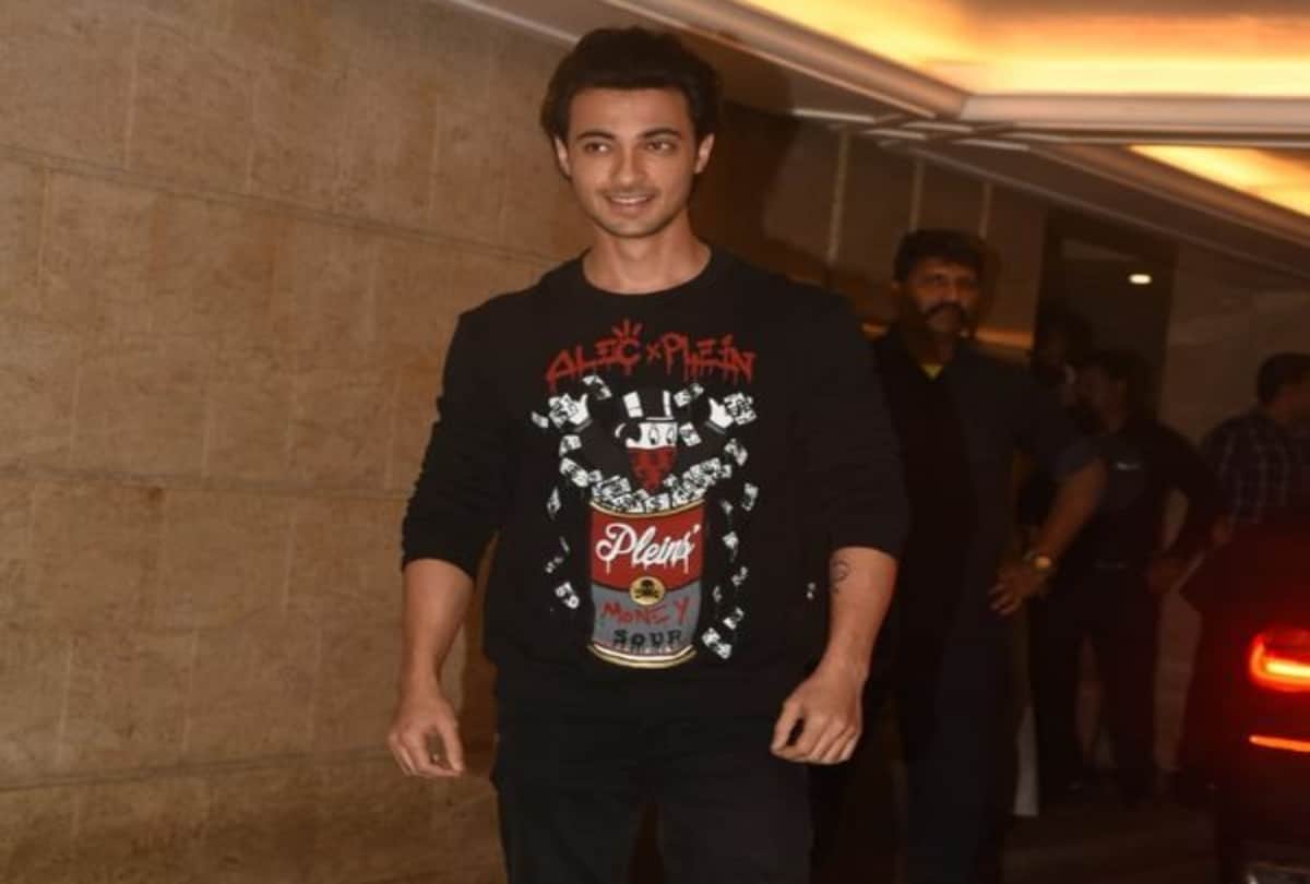 these bollywood star reached Priyanka Chopra and Nick Jonas engagement