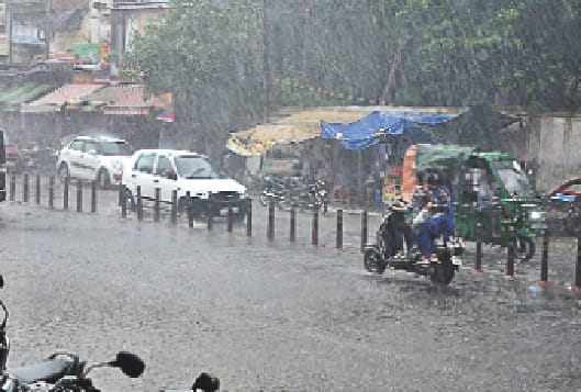 saharanpur mein jhamajham baarish