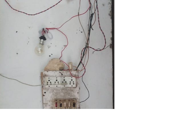 Police personnel who were lighting the house with theft