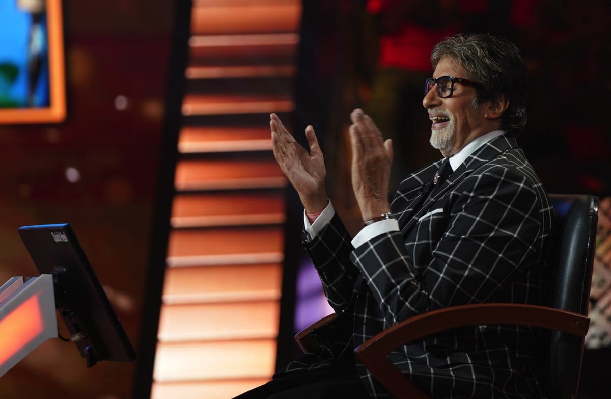 ins tarini indian navy women officer team in KBC