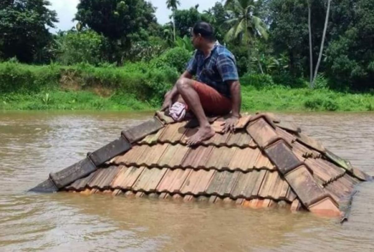 Kerala Flood survivors harbourage at local graveyard of alappuzha district