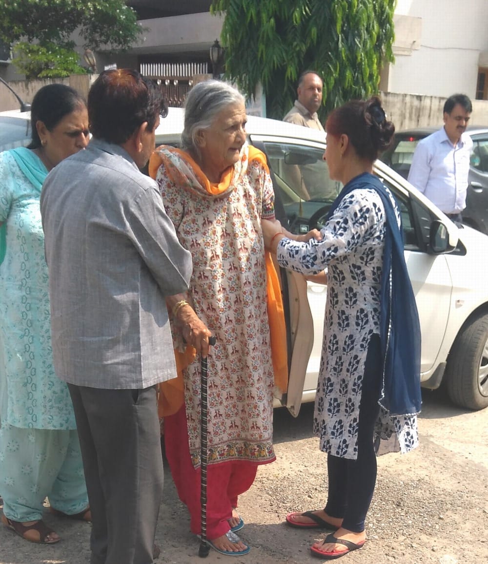 uttarakhand high court judge house loot work out