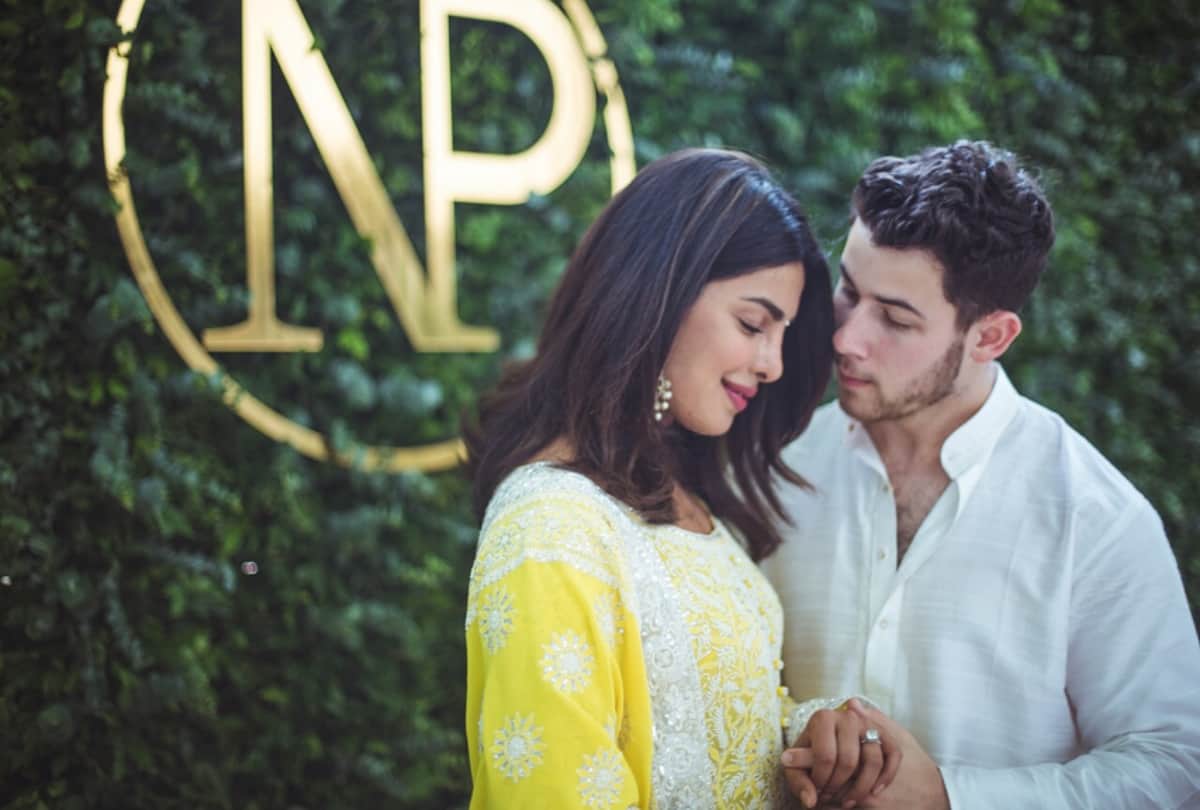 Nick Jonas Departed to America after his Engagement with Priyanka Chopra