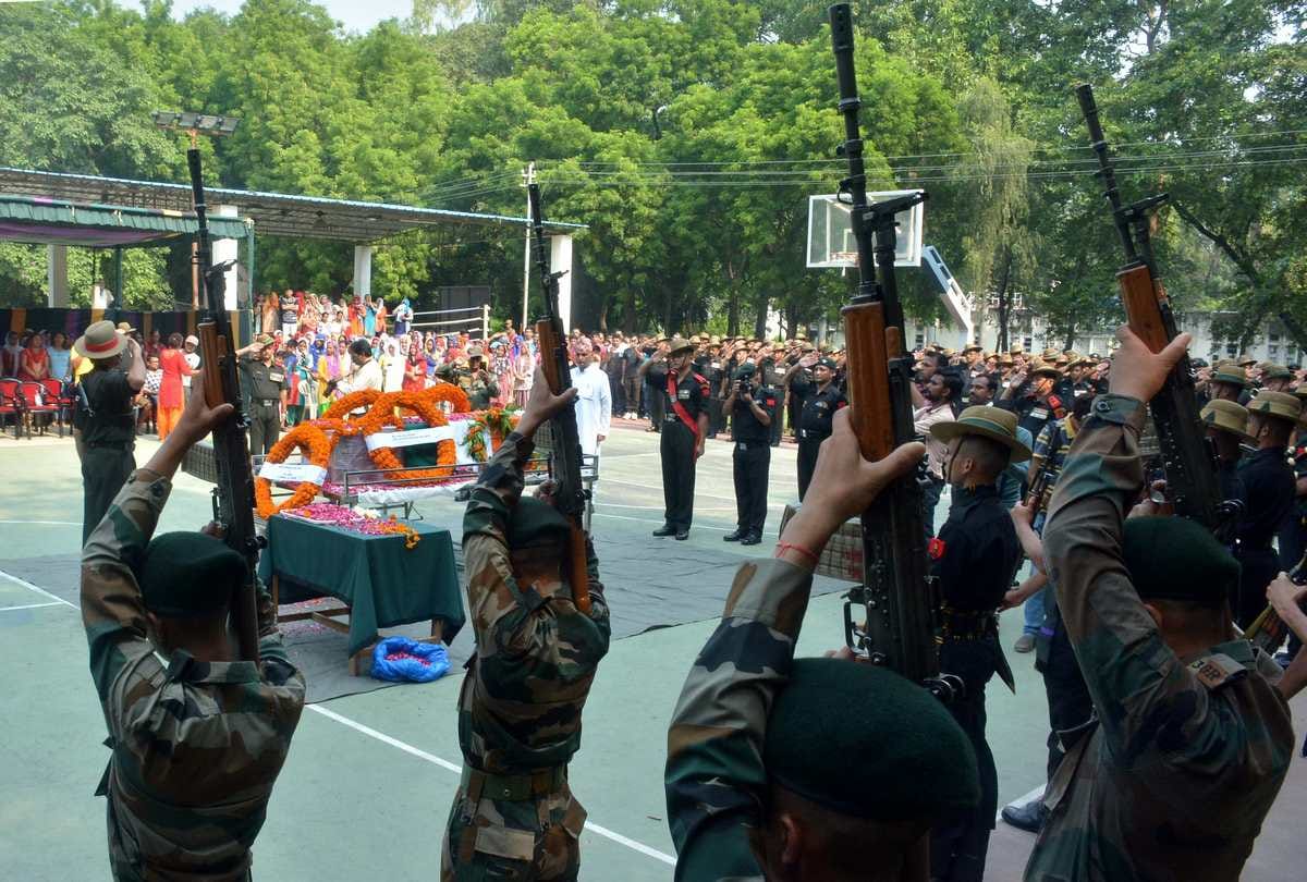 Martyr rambabu shahi funeral at harishchandra ghat in varanasi