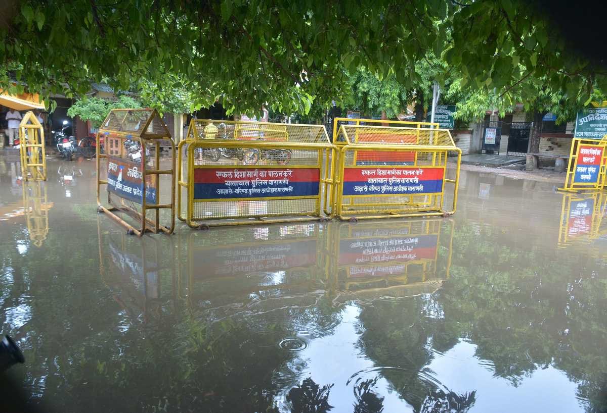 See the photos of rain in varanasi