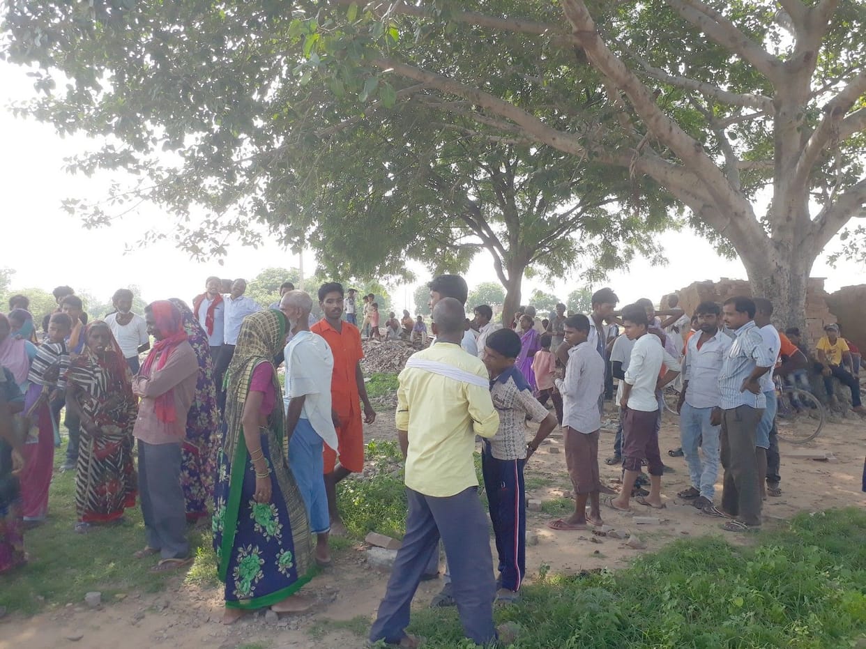 mob killed two robbers In lakhimpur kheri