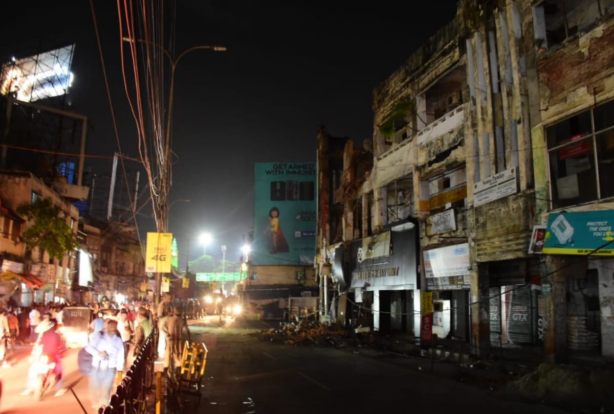building collapse in hazratganj lucknow