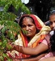 टैंकर की चपेट में आने से शिक्षिका की मौत
