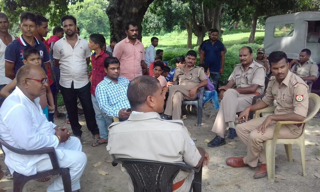 पुलिस अभिरक्षा से फरार शाका के घर पुलिस की दबिश