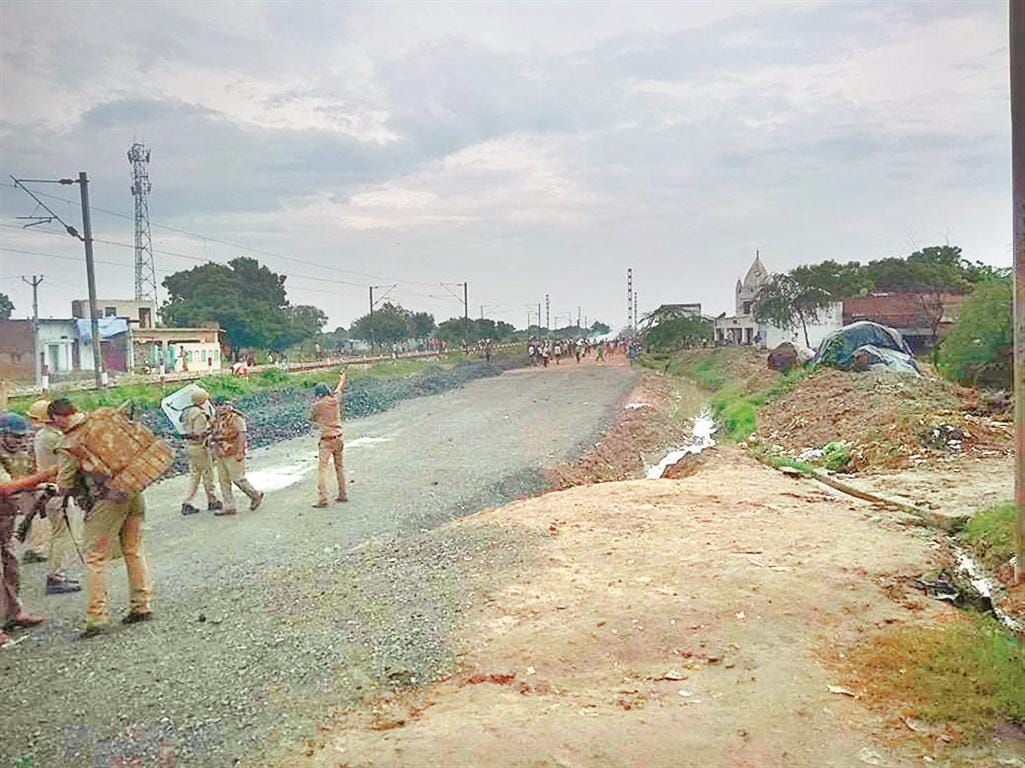 Barkal on the demand of underpass