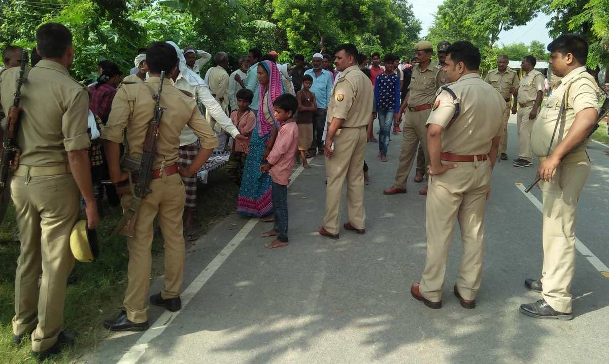 firing in azamgarh at three family member