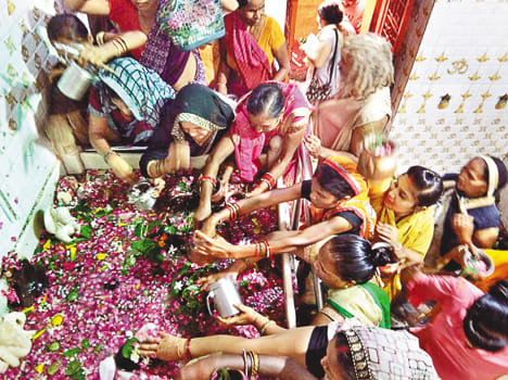 The echo of Har-Har Mahadev and speaking bombs in Dharmanagari