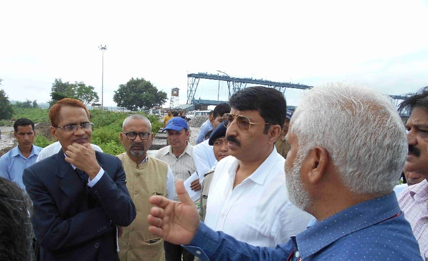 kumaun commissioner inspected indo-nepal cc road