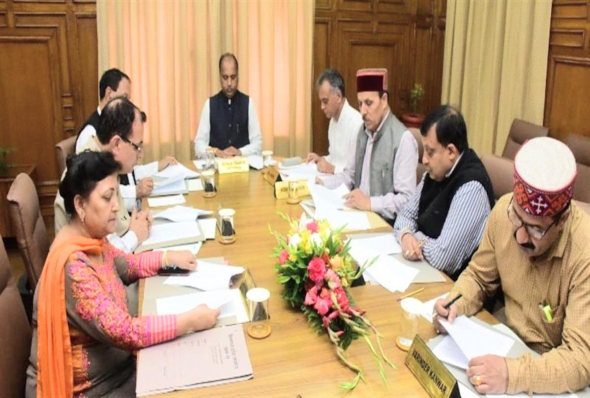 himachal govt ministers purchased three Fortuner vehicle