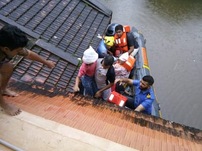 Kerala flood: Pilot sense of self-defense saved many lives he shares his experience