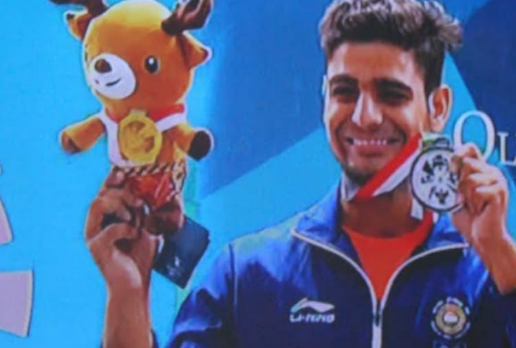 Indian Shooter Lakshay Sheoran Wins Silver Medal in Asian Games 2018