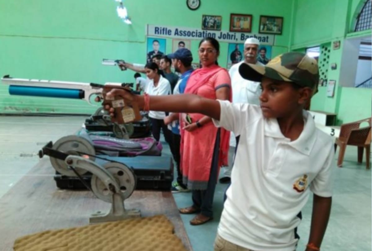Dolly Jatav becomes youngest shooter of India won Mom heart with Gold medal