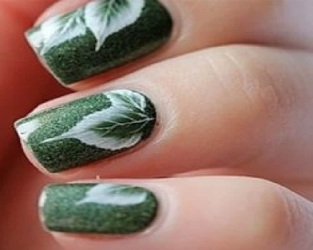 Enhance your nail beauty with these top trending 2018 nail paints
