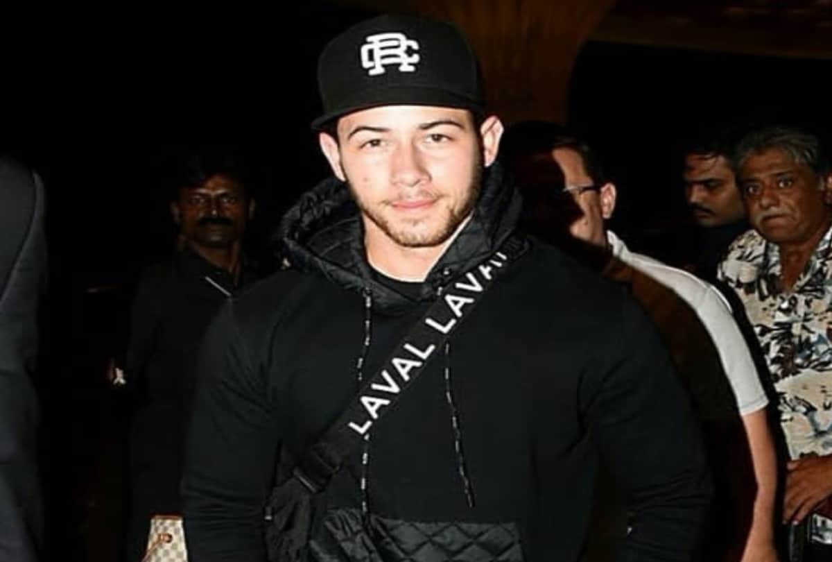 Nick Jonas Departed to America after his Engagement with Priyanka Chopra