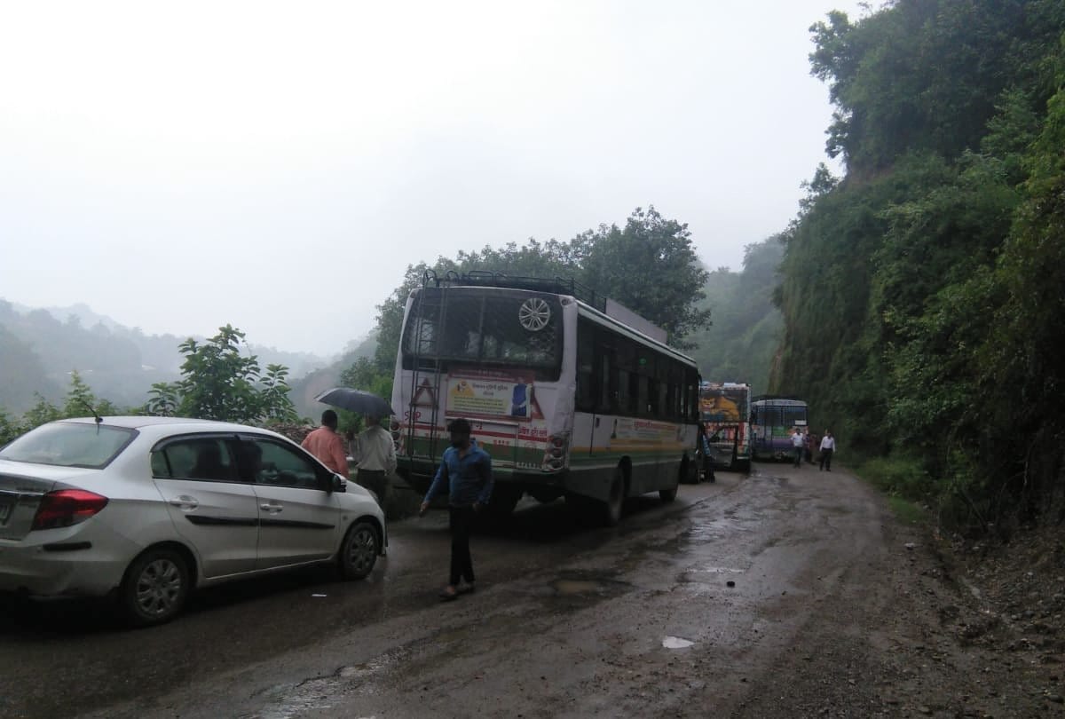 Landslide on kangra shimla highway