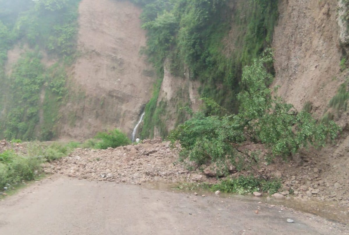 Landslide on kangra shimla highway